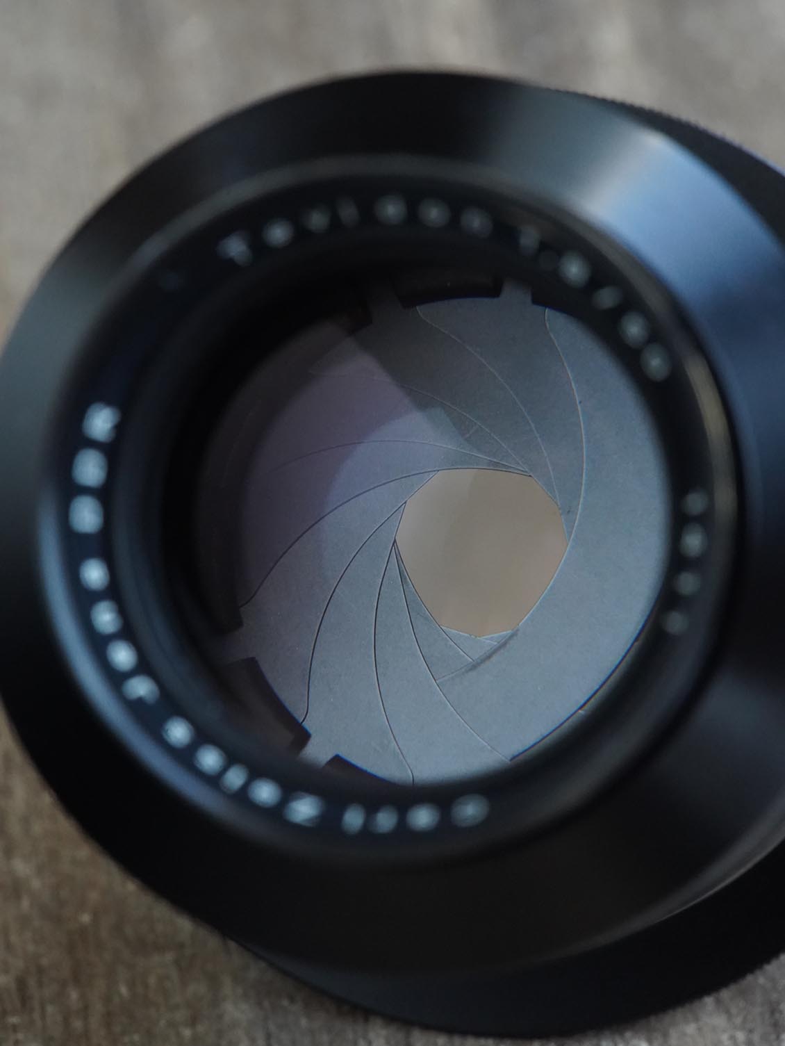 Carl Zeiss Jena Tevidon 50mm f/1.8 №1411 Sony E-mount APS-C Triangular Bokeh - Image 3