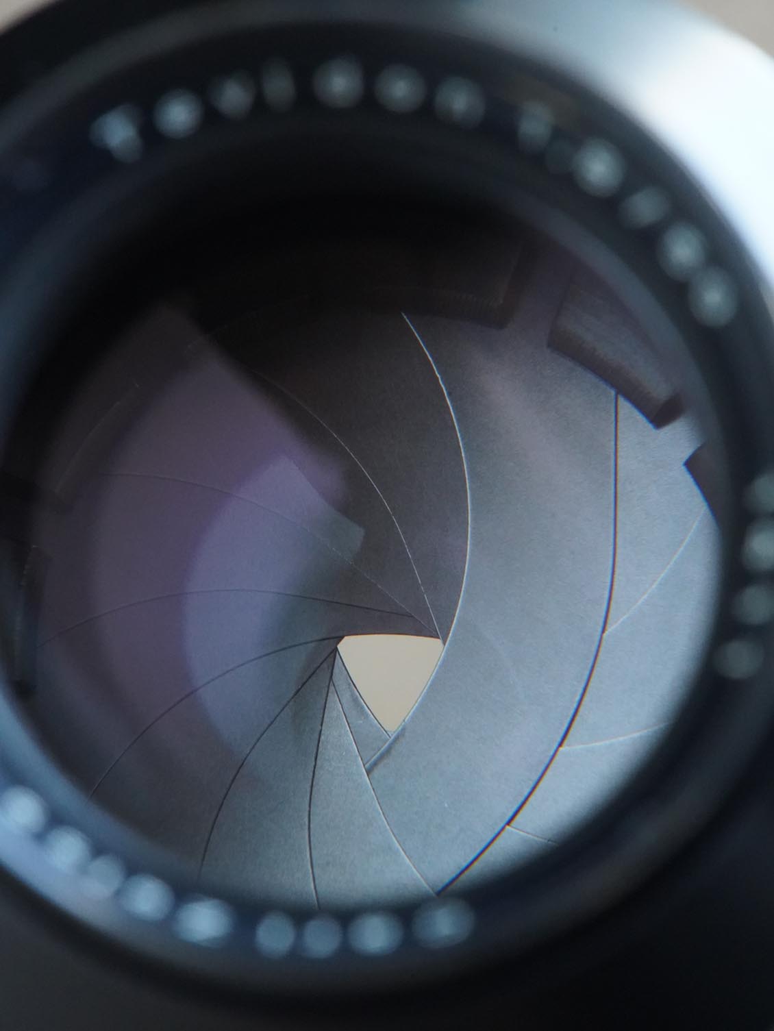 Carl Zeiss Jena Tevidon 50mm f/1.8 №1411 Sony E-mount APS-C Triangular Bokeh - Image 4
