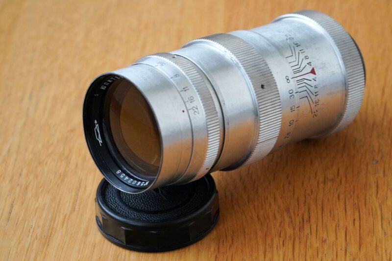 KMZ Jupiter-11 135mm f/4 №5602458 red "П" М39 Leica