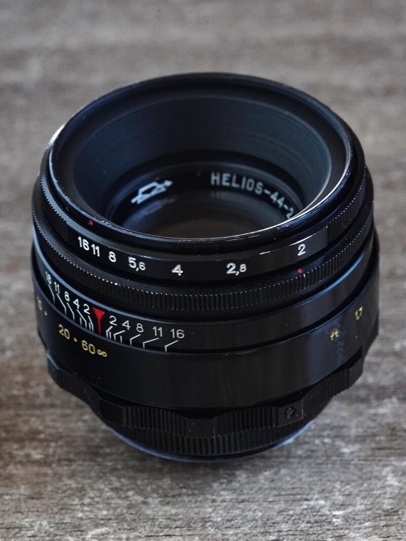 black lacquer KMZ Helios 44-2 M42 58mm f/2 №0085457 scale in ft - Image 9