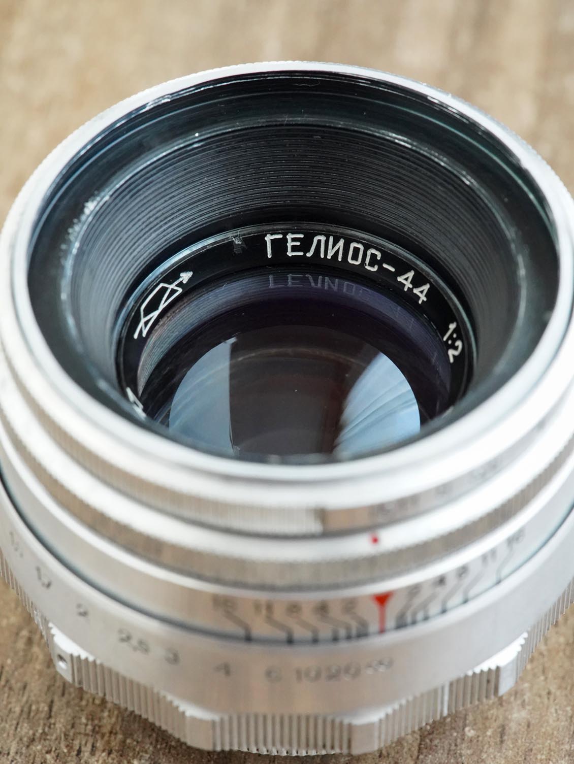 KMZ Helios-44 58mm f/2 №0017747 M39 SLR 13-blades red "P" - Image 7